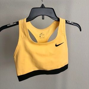 Nike pro swoosh medium support sports bra